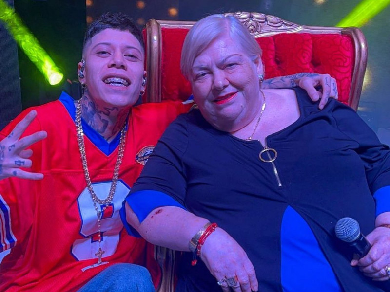 Santa Fe Klan y Paquita la del Barrio comparten foto; fans ya piden dueto -  La Ley 102.5 FM